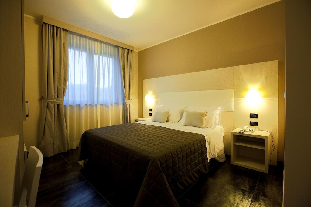 Hotel La Meridiana Сеттімо-Торінезе Номер фото