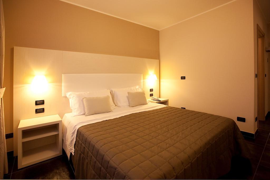 Hotel La Meridiana Сеттімо-Торінезе Номер фото