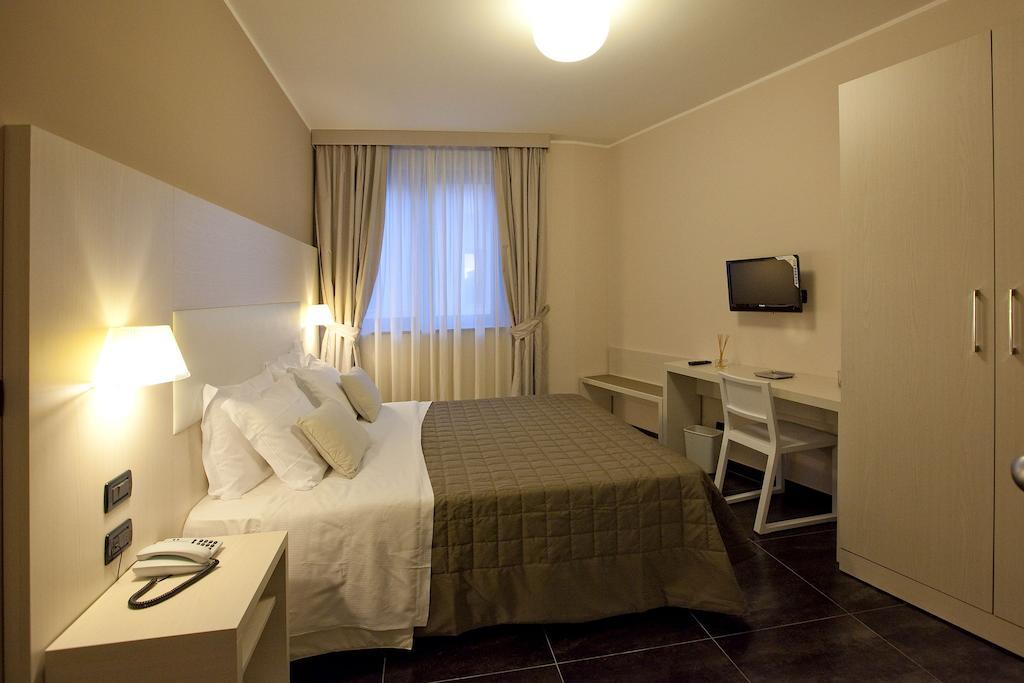 Hotel La Meridiana Сеттімо-Торінезе Номер фото